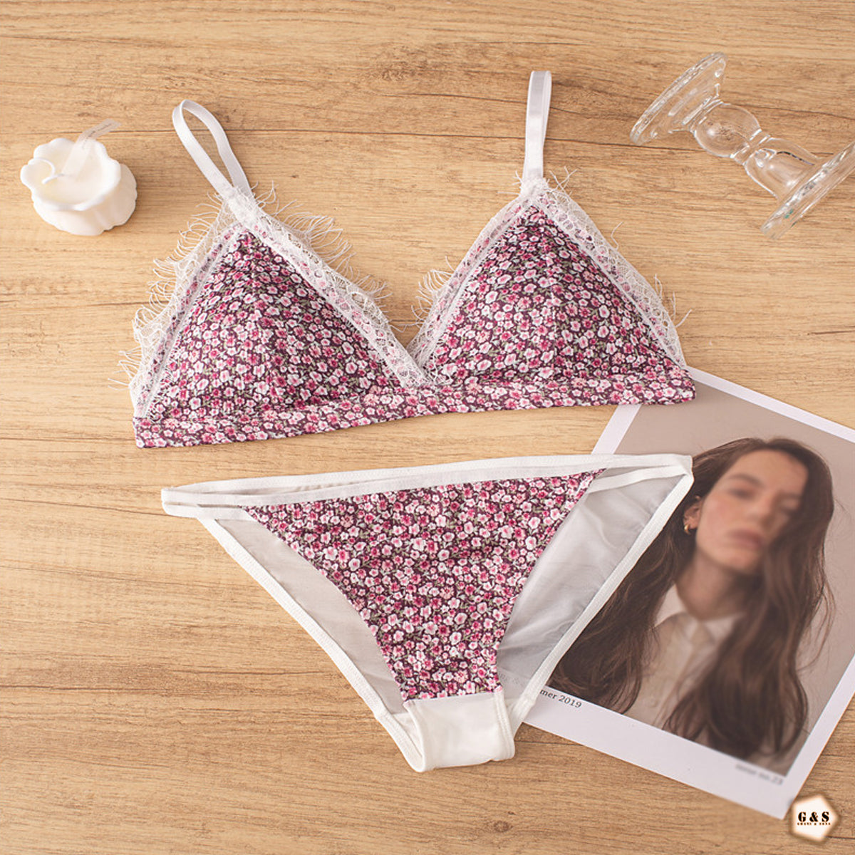 Pack Of 2 Printed Single Hook Design Bra With T-Panty Set