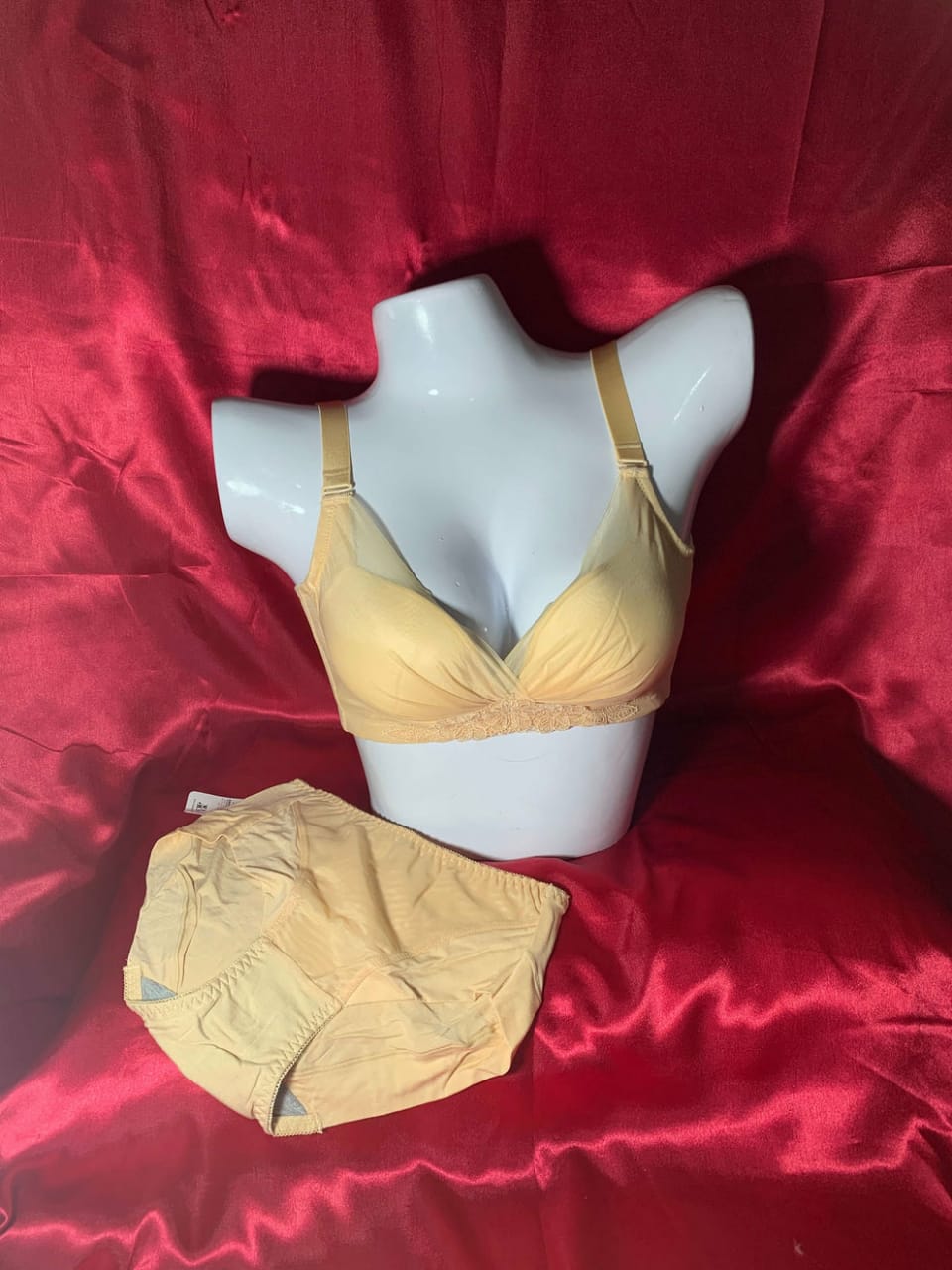 Imported Premium Quality Padded Flower Lace Bra Set ( BRA + UNDERWEAR )